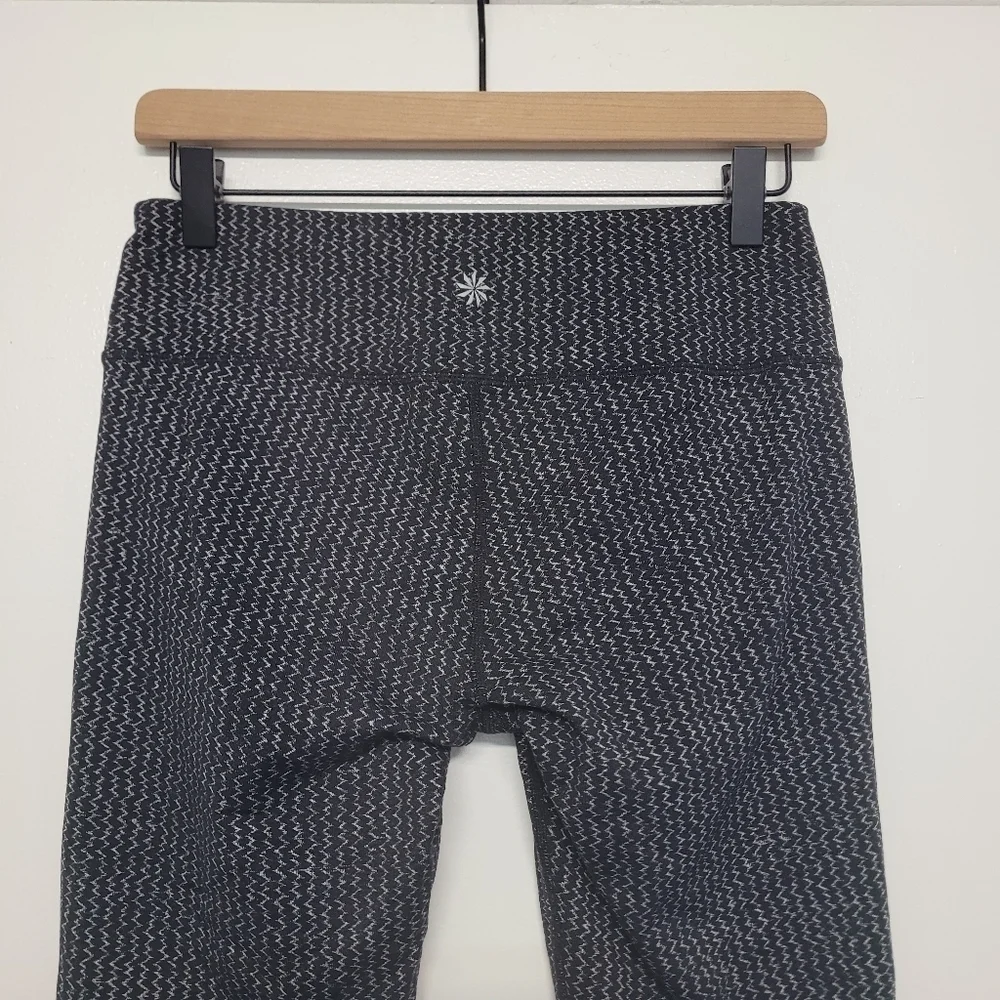 Athleta black white zig zag leggins size M